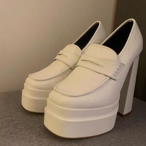 Chic White Platform Heels